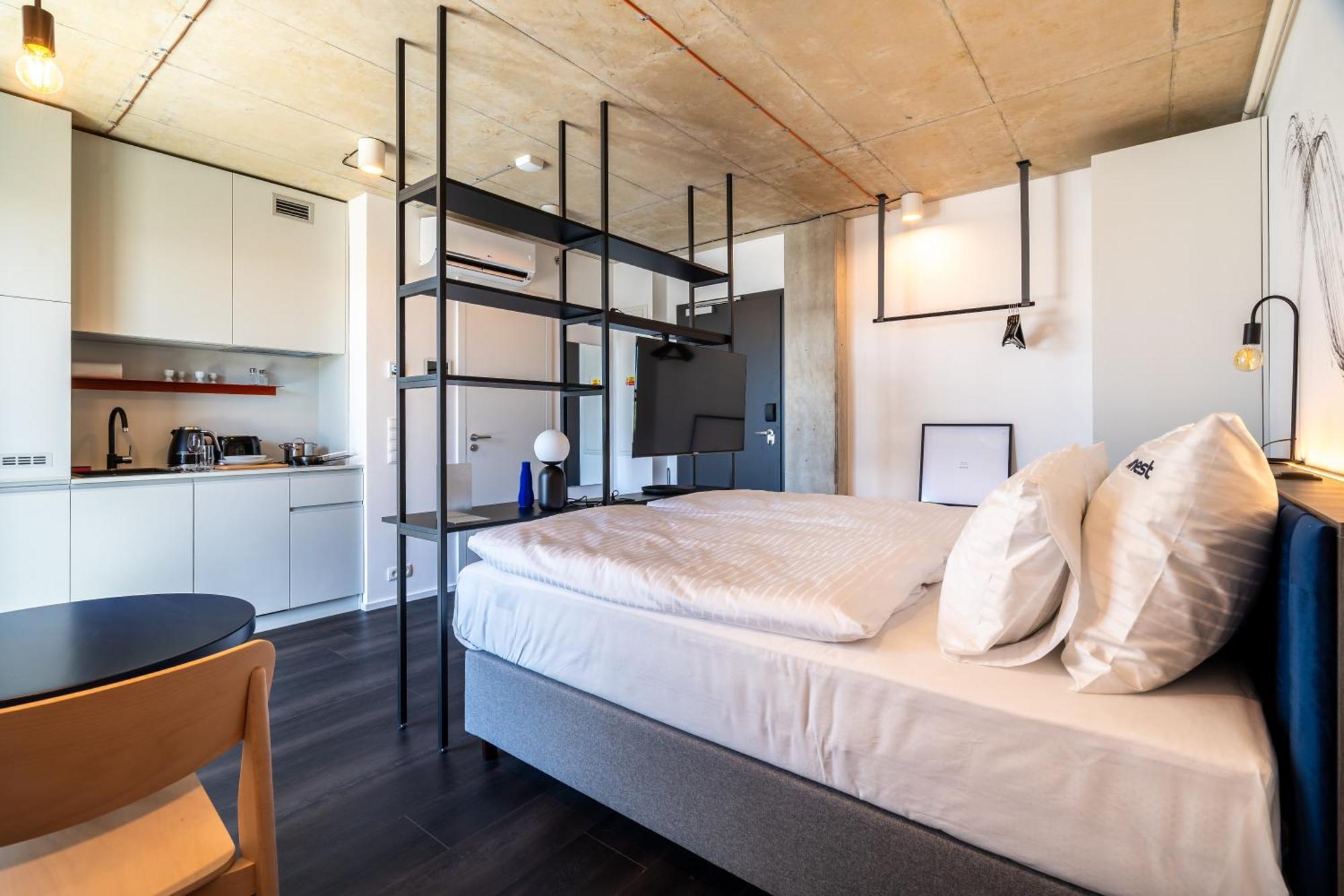 Honest Ricany Room photo