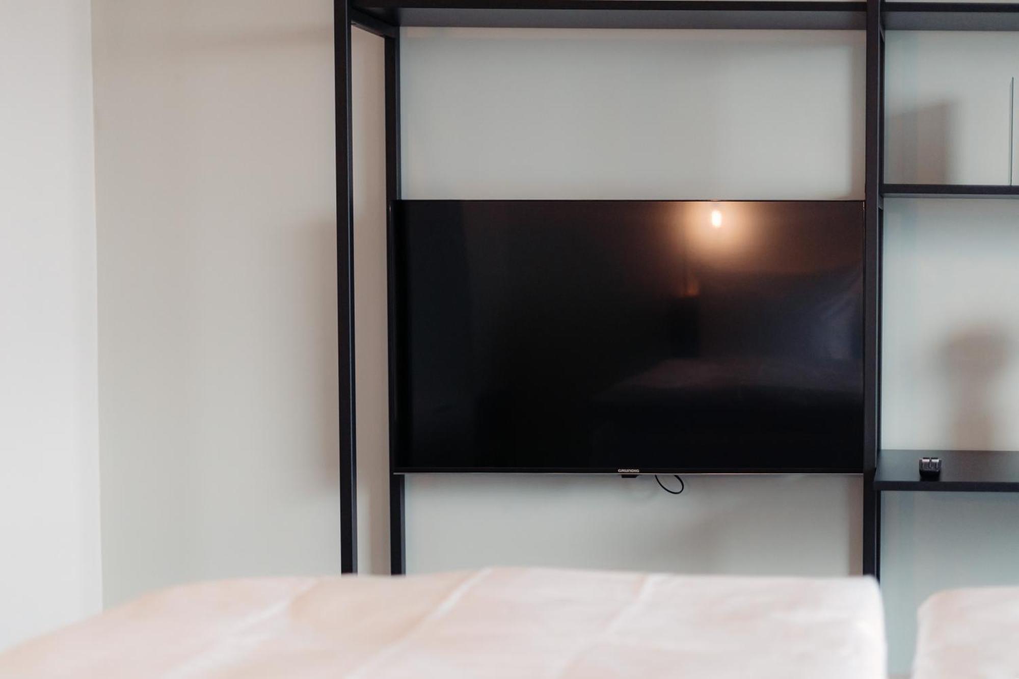 Honest Ricany Room photo